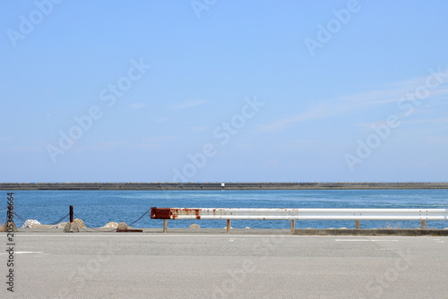 海沿いの道