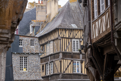 Φωτογραφία half-timbered houses in Dinan, France
