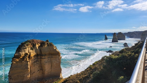 Photos twelve-apostles-limestone-cliffs-southern-ocean-australia