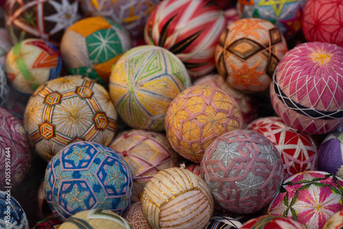 Valokuva Close-up of colorful traditional Japanese Temari balls with intricate embroidery patterns