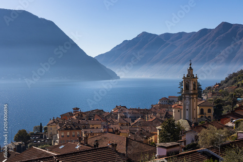 Sala Comacina e il lago di Como