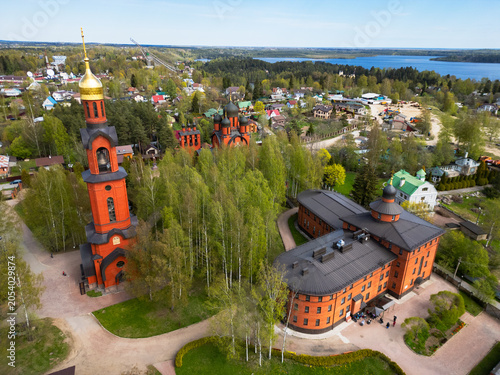 Foto Epic modern Russian orthodox cathedral millennium architecture aerial panorama