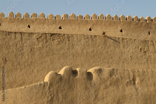 Foto Historic defensive wall of Itchan Kala in the city of Khiva