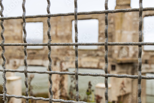 Canvastavla Old buildings on Alcatraz Island