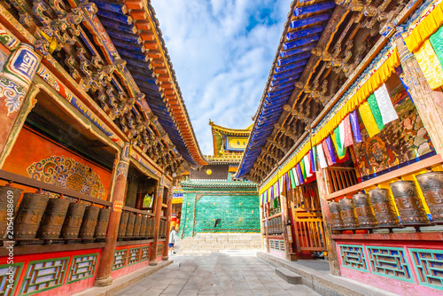 Quadro su tela Prayer Wheel Corridor at Ta'er Temple, Xining, Qinghai, China