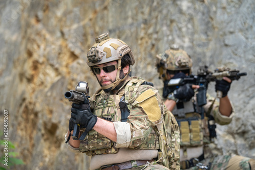 Tableau sur toile Military operation training urban environment action sequence tactical maneuveri
