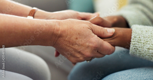 Fotografía Consulting, holding hands and support with people in counseling session for mental health