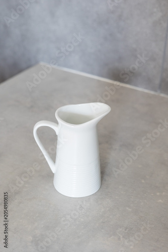 Servir porcelana blanca