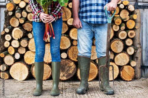 Foto Rural gardening couple with tools