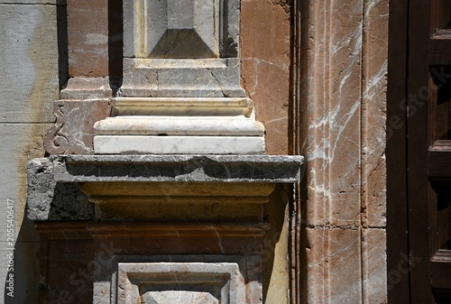 Foto Neoclassical style marble pilaster base in Savoca Sicily, Italy.