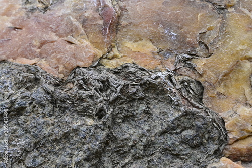 Fotografía Macro View of a Geological Specimen with Mica Embedded in Quartz with Oxides and