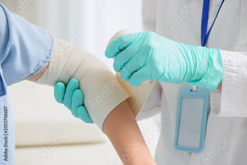 Medical professional applyi...
