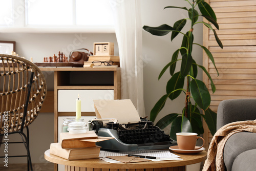 Vintage typewriter with bla...
