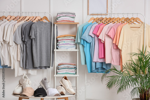 Retail clothing display wit...
