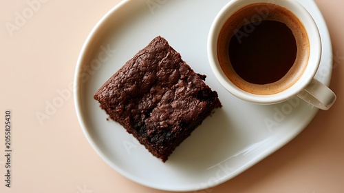 Top View of Coffee and Brownie / コーヒーとブラウニーの俯瞰