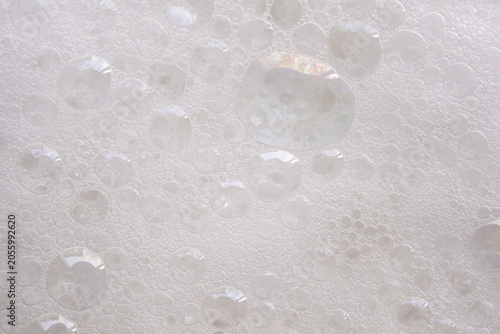 Foto Closeup abstract white soap foam bubbles texture background