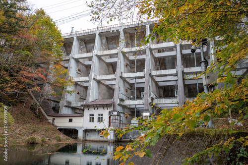 秋の丸沼ダム
