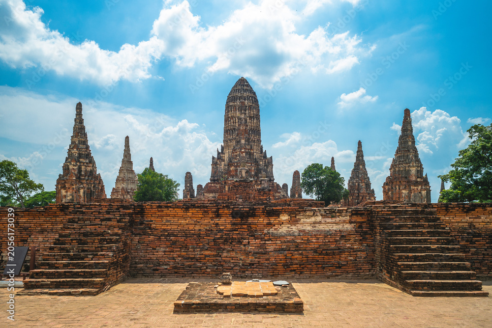 Obraz premium Wat Chaiwatthanaram in the city of Ayutthaya Historical Park, Thailand