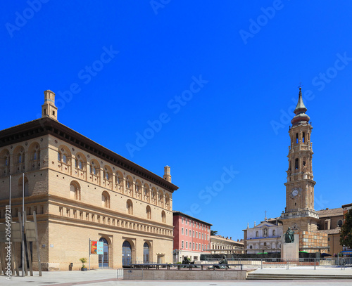 Photos Cathedral of the Savior of Zaragoza Clock tower and historic buildings in sunny