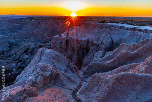 Canvastavla Badlands National Park Dramatic Sunburst Sunset Rock Formations