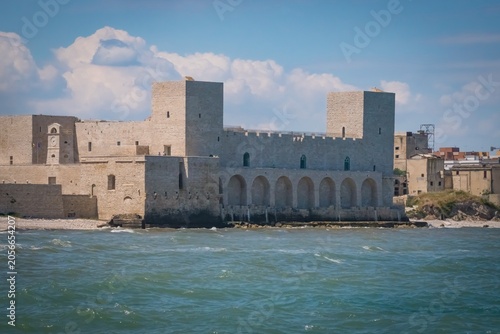 Εκτύπωση καμβά The massive fortress on the coast of the Adriatic Sea, Svevo Castle or  Trani Ca