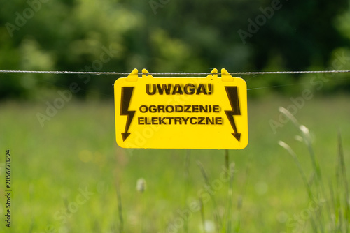 A sign warning against the possibility of electric shock