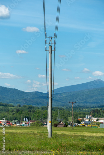Medium voltage electricity pylon