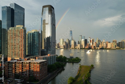 Fotografía The evening sky over Manhattan after a June storm.