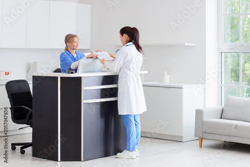 Medical professional handin...