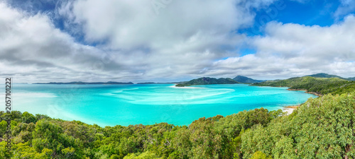 Obraz na plátně Panoramic tropical ocean photo of Hill Inlet in the Whitsundays Islands, Queensland, Australia