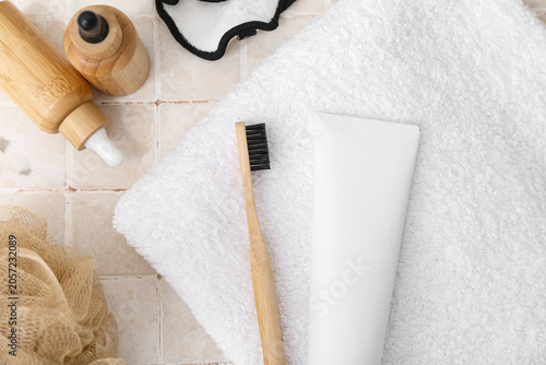 Set of bath supplies and co...