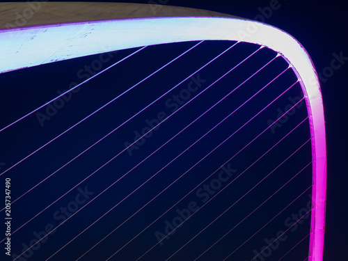 Obraz na płótnie Geometric Neon: Millennium Bridge Abstract