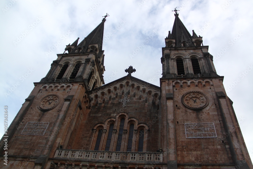 Fototapeta premium santuario de covadonga