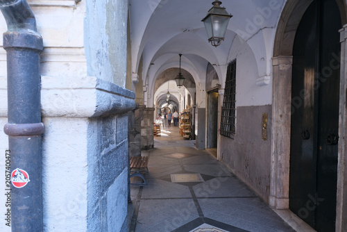 фотографія I portici di Chiavari in provincia di Genova, Liguria, Italia.