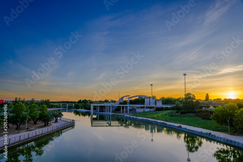 Parque Juan Carlos I de Madrid al atardecer