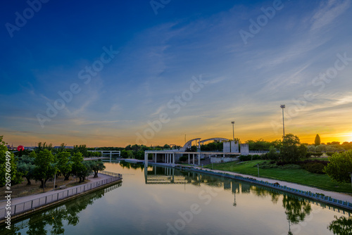 Parque Juan Carlos I de Madrid al atardecer