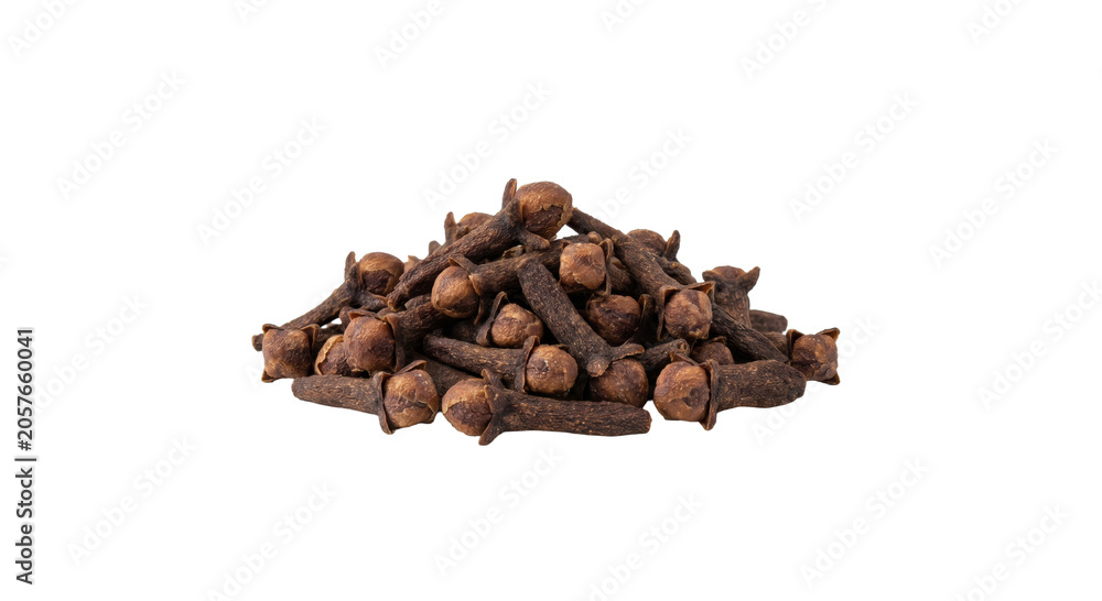 Obraz premium A pile of dried whole cloves, a fragrant spice used in cooking and baking