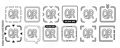 Scan qr me icon with cta now code and arrow frame details. Here logo vector label set for square border by rounded scanner tag. Minimal black outline badge through clean app style.
