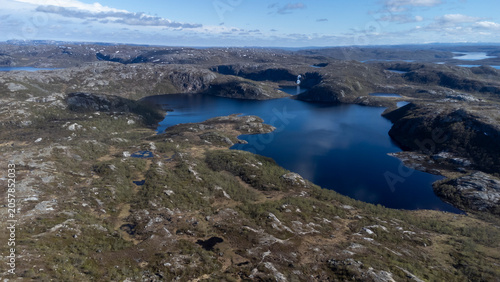 Fotografia Norway's oldest mountain is a geological formation located near Kirkenes in Sør-Varanger, Eastern Finnmark