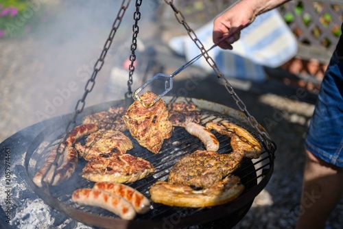 Grillgut auf Holzkohlegrill