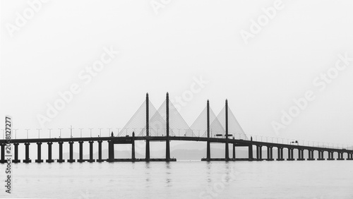 Fotografía Black and white bridge, Penang, Malaysia