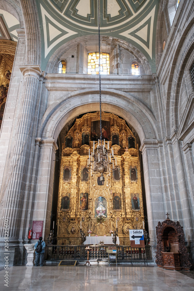 Obraz premium Mexico City's Zócalo Cathedral: A landmark building and scenic view