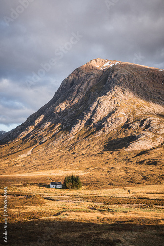 Obraz na plátne white house in glencoe