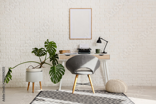 Modern home office workspac...