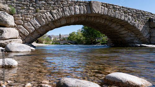 Stone arch bridge voussoir keystone medi 4