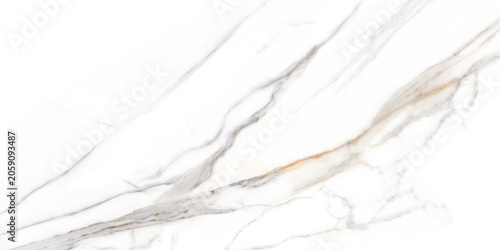 Foto Pristine white marble adorned with soft pearl-gray veining and delicate golden accents, embodying timeless luxury and refined sophistication