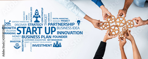 Fotografía A dynamic visual of hands collaborating on a startup concept, surrounded by infographic elements showcasing strategy, innovation, and business growth for aspiring entrepreneurs