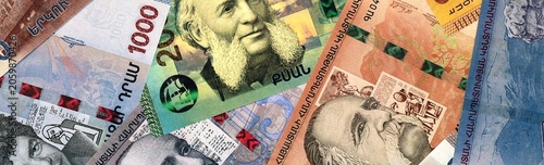 Foto Armenian dram money bills in pile on table