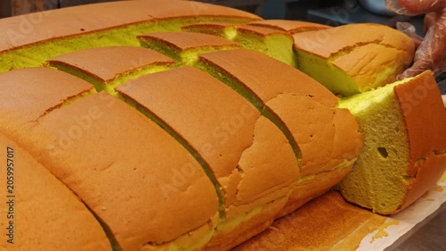 Taiwanese Castella Cake (fluff egg cake)