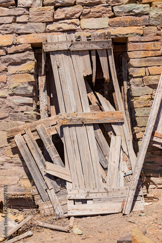 Bild auf Leinwand Ruins of Brandewynsgat, Colonial heritage site in the Karoo